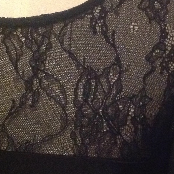 Maggy London Crepe & Lace Sheath Dress - Picture 5 of 7